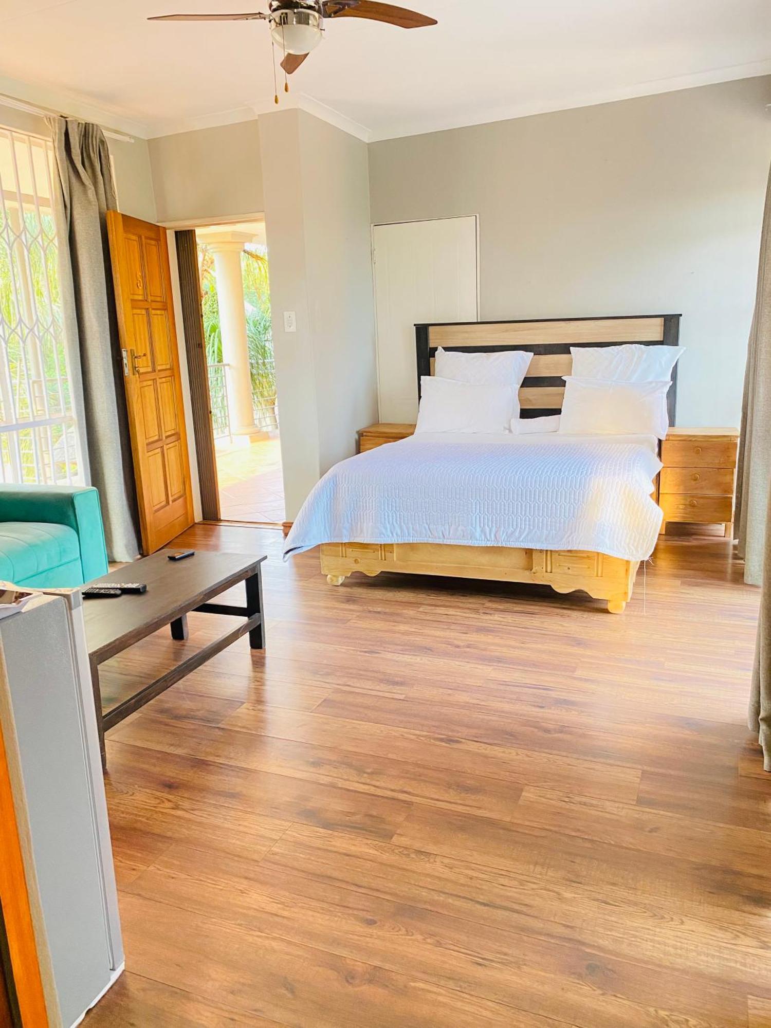 C And C Guest House/ Bed And Breakfast Pretoria Ngoại thất bức ảnh